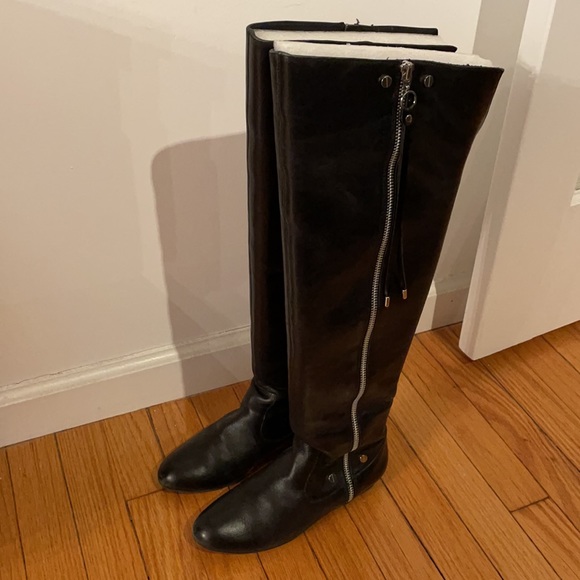 Jessica Simpson over the knee black boots - Picture 4 of 11